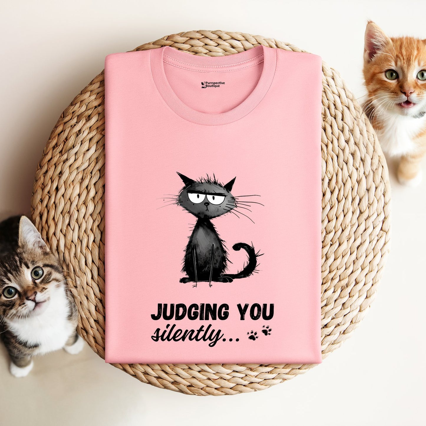 Judging you silently | Unisex T-shirt